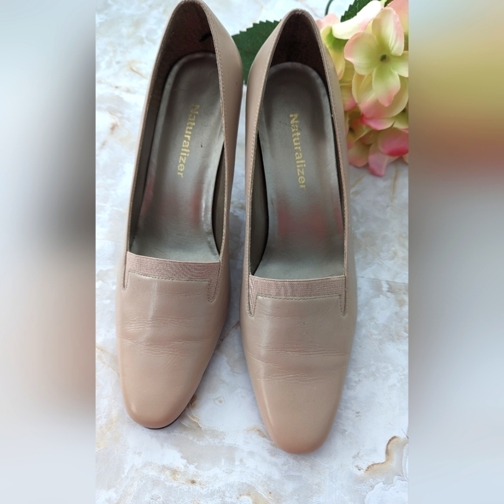 Naturalizer Woman's Heel Shoes Size 6.5W